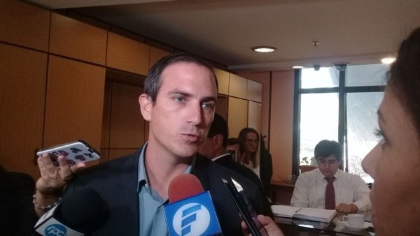 Beto Ovelar no debió desconvocar sesión, según PQ | Paraguay en Noticias 