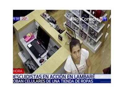 Descuidistas roban celulares en Lambaré