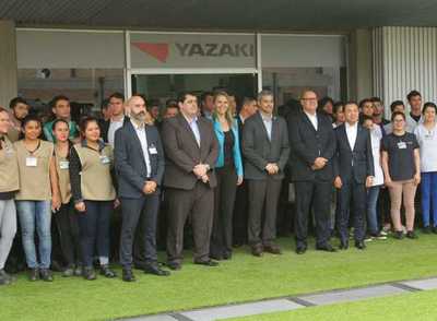 Presidente visitó planta industrial en víspera del Día del Trabajador | .::Agencia IP::.