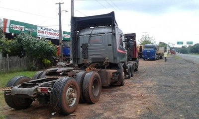 Camioneros se movilizan también en San Pedro - Nacionales - ABC Color