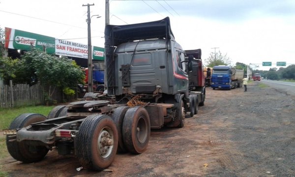 Camioneros se movilizan también en San Pedro - Nacionales - ABC Color