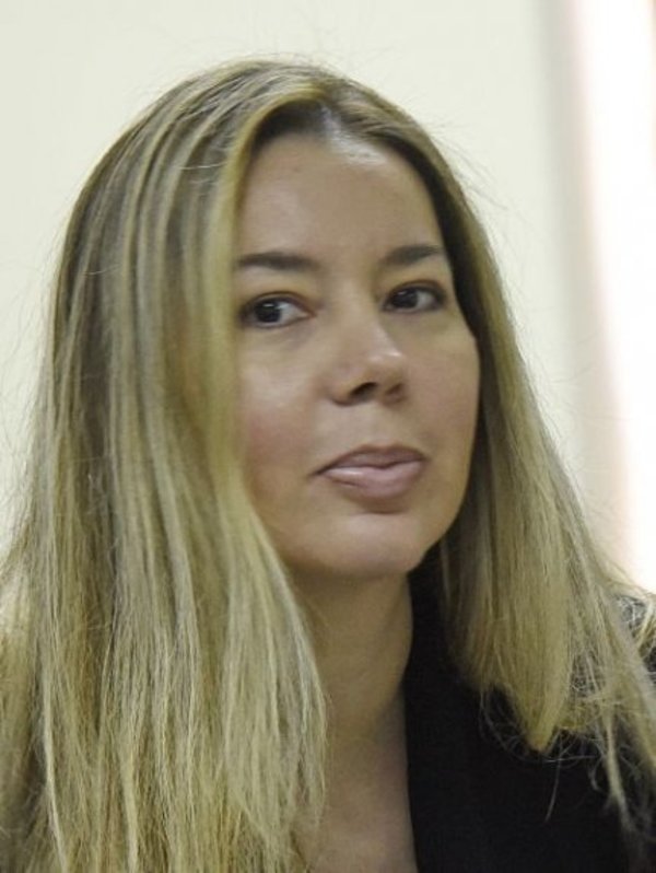 Contraloría: destituyen a esposa de senador liberal | Paraguay en Noticias