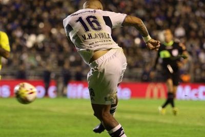 El tiro libre al estilo Roberto Carlos