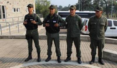 Militares venezolanos piden asilo en la embajada de Brasil