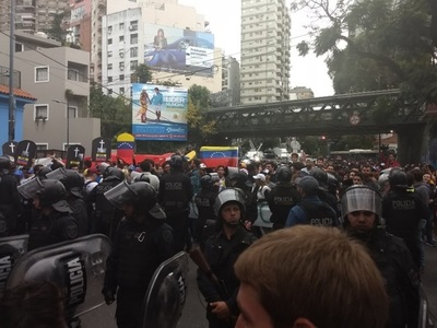 Incidentes frente a la Embajada de Venezuela en Buenos Aires » Ñanduti