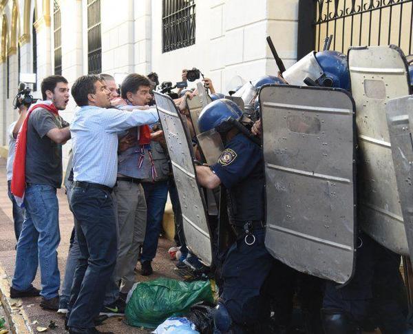 Más de 40 pruebas apuntan a policía como autor de disparo, dice fiscala | Paraguay en Noticias