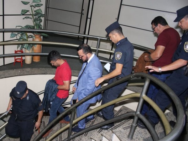 Caso Detave: Otros dos funcionarios y un policía irán a la cárcel de Tacumbú | Paraguay en Noticias