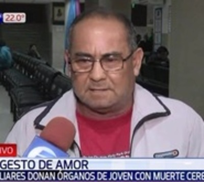 Entre lágrimas padre critica a fiscal: "Le sacó afuera a un asesino" - Paraguay.com