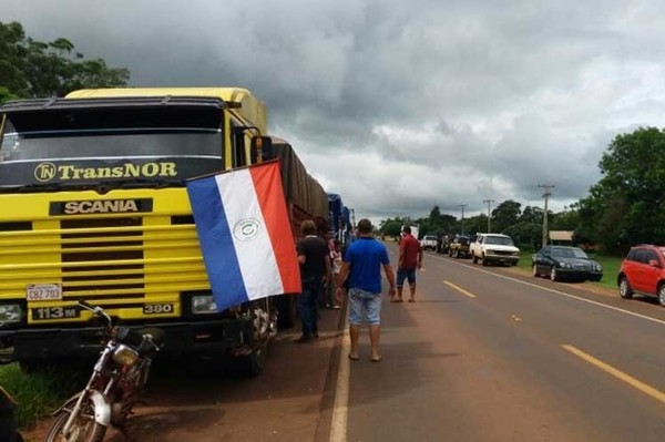 Camioneros y Petropar se reúnen para tratar suba de gasoil - Radio 1000 AM
