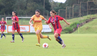 HOY / O boicotearon a su propio equipo o el rival fue exageradamente contundente...
