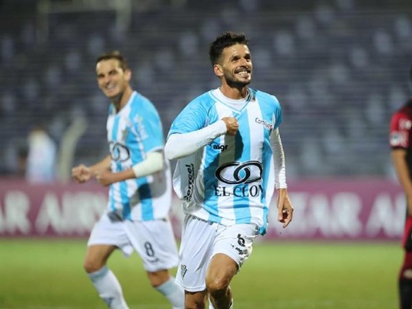 Cerro se hace fuerte de local y elimina al Cajamarca peruano