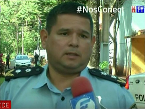 Comisario niega manoseo y despojo de USD 150.000 a una joven