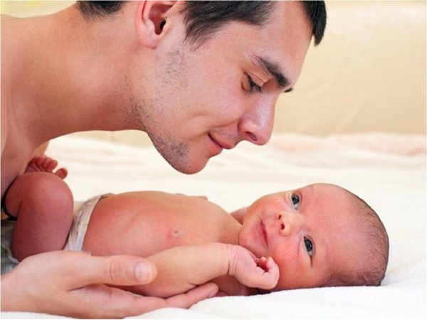 Paternidad reciente: Buscan proteger de despidos injustificados