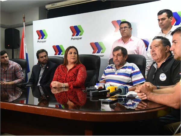 Camioneros levantan medida hasta la semana venidera