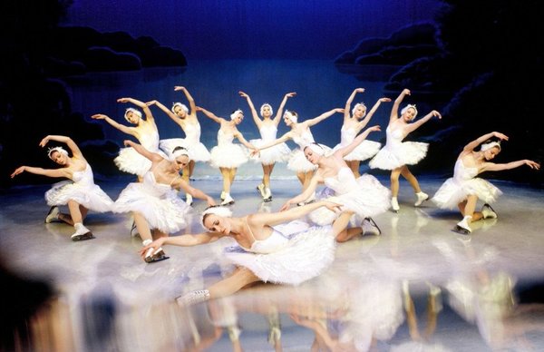 Ballet sobre hielo regresa con “El lago de los cisnes” - Edicion Impresa - ABC Color