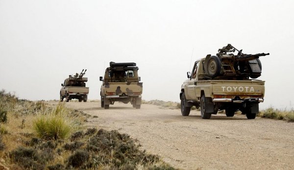 Fuerzas gubernamentales libias en lento avance contra Haftar - Edicion Impresa - ABC Color