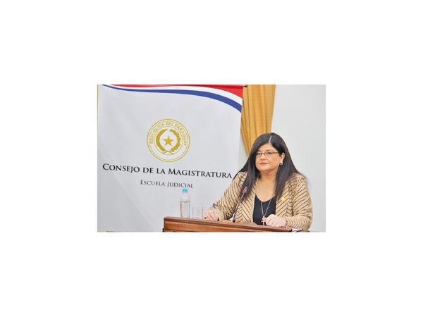 Corte debe someterse a auditorías de la Contraloría, opina candidata