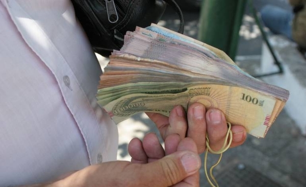 HOY / Sindicales obreras piden sumarle G. 200 mil al reajuste salarial previsto