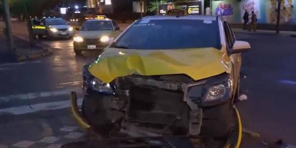 Accidente deja daños materiales en Avda. Mariscal López | Paraguay en Noticias
