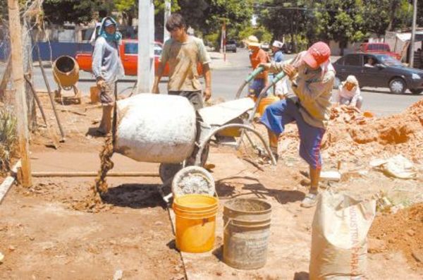 Trabajadores luchan para llegar a la formalidad - .::RADIO NACIONAL::.