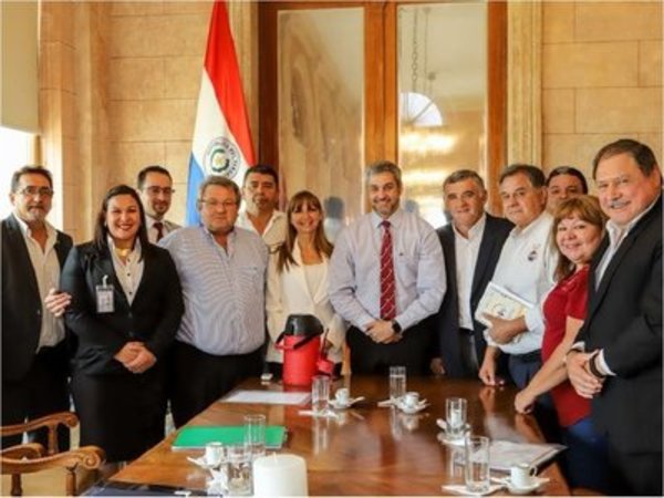 Ministra resalta fortalecimiento de la libertad sindical - .::RADIO NACIONAL::.