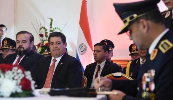 Cartes termina mandato muy desgastado políticamente, sostiene Hugo Estigarribia | Paraguay en Noticias