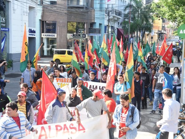 Día del Trabajo: Sindicatos denuncian explotación laboral y precariedades | Paraguay en Noticias 