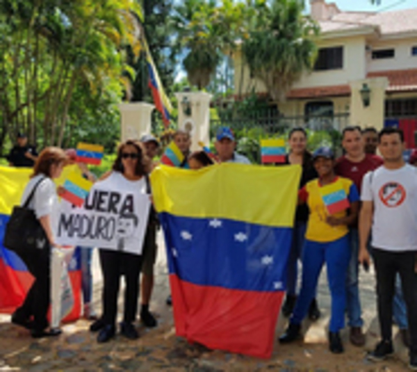 Operación Libertad: Venezolanos residentes en Paraguay muestran apoyo - Paraguay.com