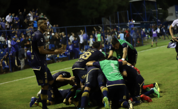 HOY / Se sobrepone a todo y avanza de ronda en Copa Sudamericana