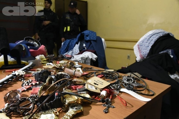 Detienen a adolescentes que robo de comercio en Fdo. de la Mora - Nacionales - ABC Color