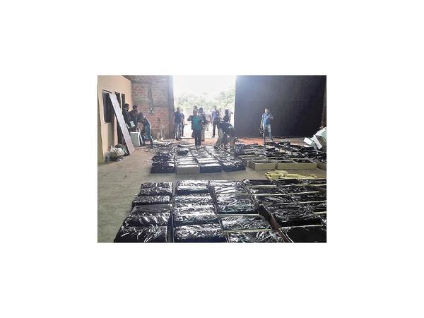 Siguiendo con GPS a camión frigorífico incautan marihuana