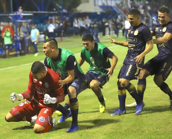 Los penales llevan a Sol a la segunda fase
