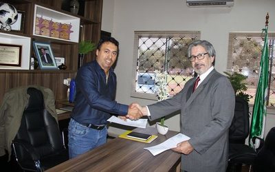 Entregan a intendente de Tavapy planos de futuro local de Juzgado de Paz