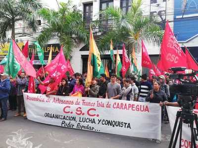 Obreros marcharon reclamando mejores condiciones laborales - ADN Paraguayo