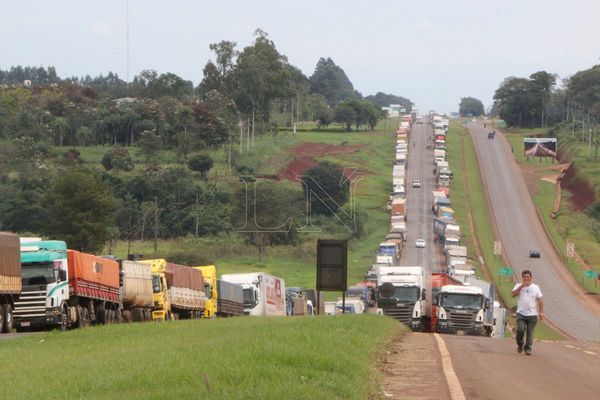 Camioneros exigen normativas razonables sobre precio del flete