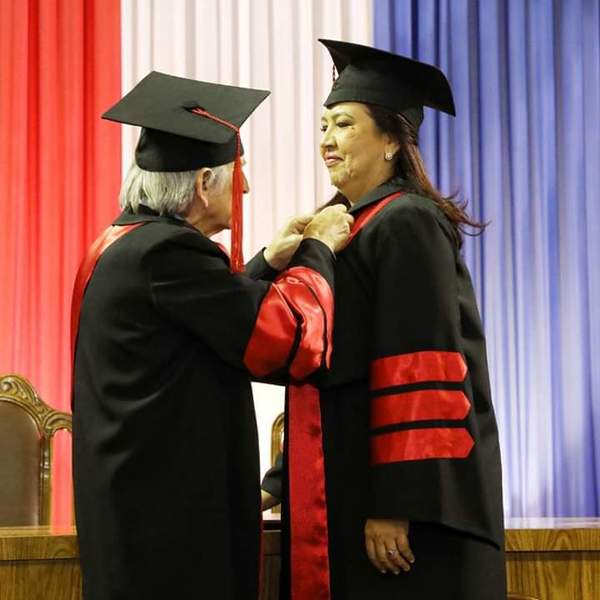 Asume oficialmente la primera mujer rectora de la UNA