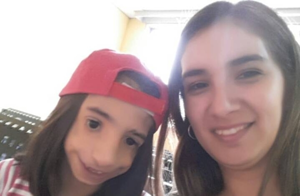 Llegó a la meta con solidaridad y hoy niña logra el alta tras recibir implantes auditivos | Paraguay en Noticias