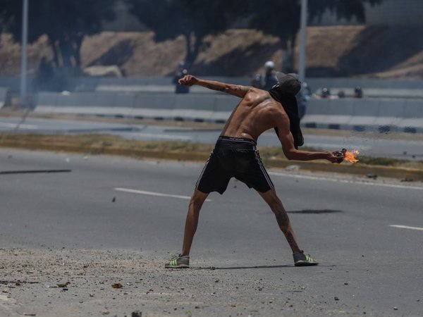 Venezuela: Dos nuevos muertos en protestas, esta vez, adolescentes