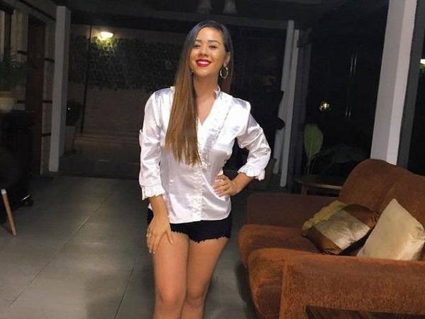 Reportera cañón roba piropos y suspiros