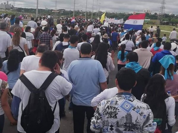 "La familia tiene que ser prioridad política"