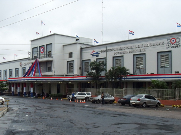 Paraguay reconocido en la región por avances en gestión aduanera - .::RADIO NACIONAL::.