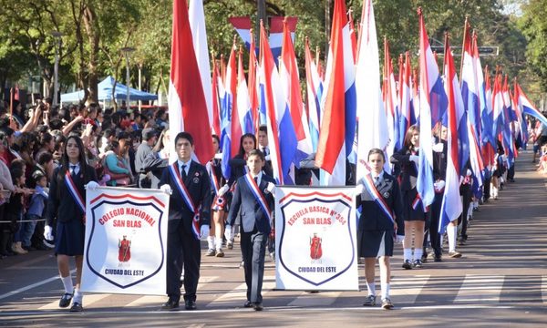 Fijan fechas de desfiles patrios