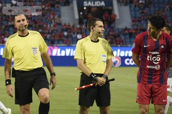 “No fue el árbitro, fue el línea (Saldívar)” - Deportes - ABC Color