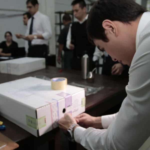 Auditan maletines electorales que serán utilizados en elecciones de CDE - ADN Paraguayo