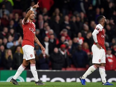 El Arsenal castiga a un tembloroso Valencia