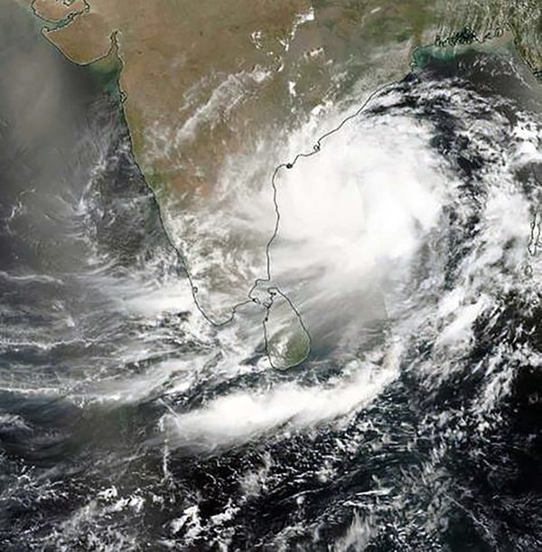 Evacuan a unas 800.000 personas ante la llegada de huracán en la India - ADN Paraguayo