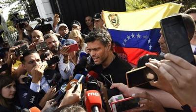 Leopoldo López dice que no le "teme" a la cárcel ante orden de captura » Ñanduti