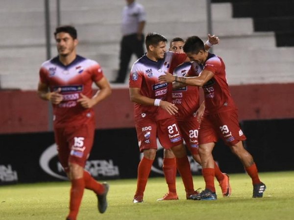 Nacional corta su mala racha ante Libertad