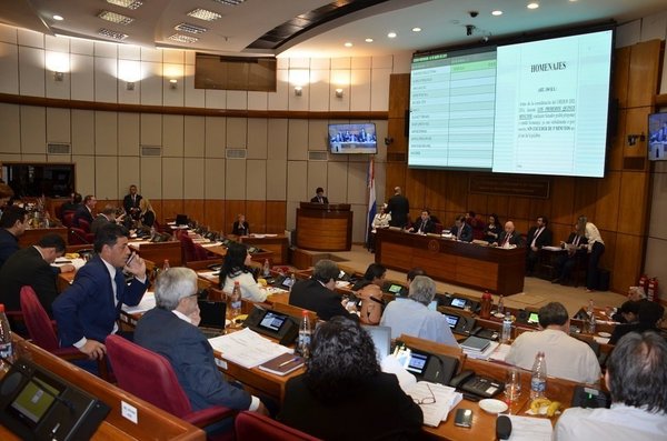 Senado aprueba pese a oposición de Hacienda