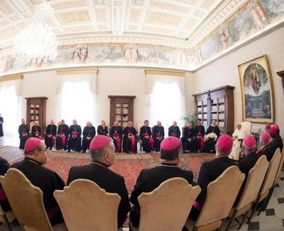 Víctimas reclaman al Papa tolerancia cero con curas abusadores - Internacionales - ABC Color